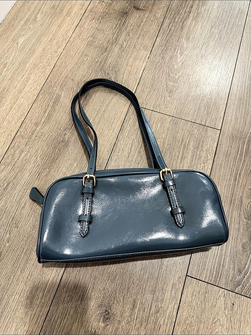 Guess Satchel in Blue - Picture 2 of 3